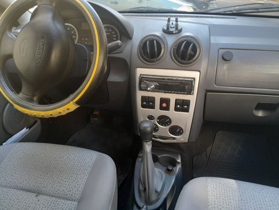 Autoturism Dacia Logan