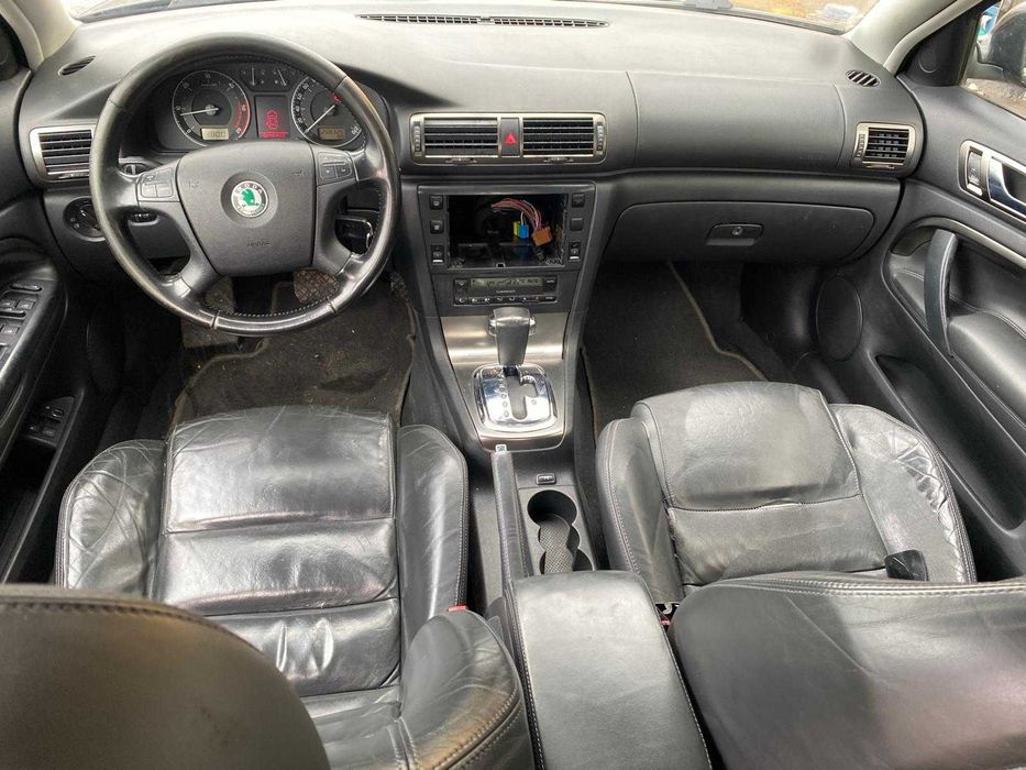 dezmembrez Skoda Superb 1 , 2.5 V6 cod motor BDG/grila capota superb 1
