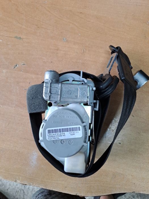 2бр Предни колани Audi Q5 facelift Seatbelt 8R1857705N комплект 2015+