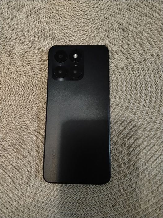 Продавам Хонор Х6а