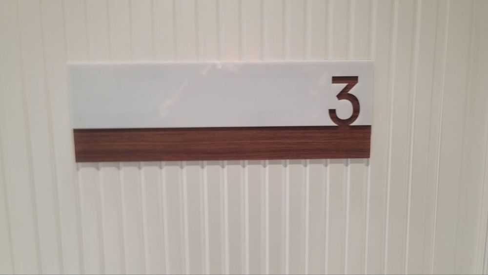 Изготовление табличек на двери и навигации в Ташкенте