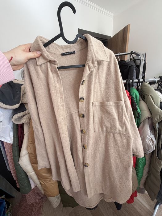 Риза-яке в бежов цвят