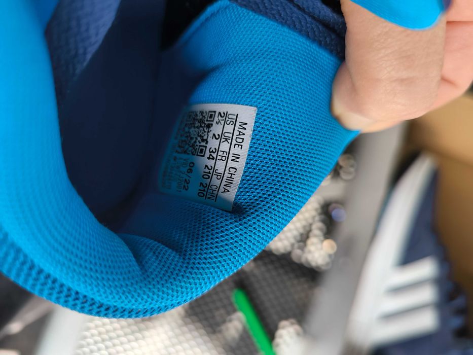 Adidas високи спортни обувки за студено време