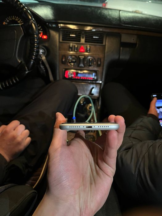 Продам iPhone 11 128GB