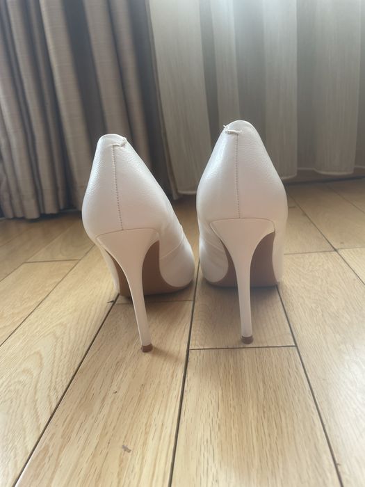 Обувки на ток Tendenz