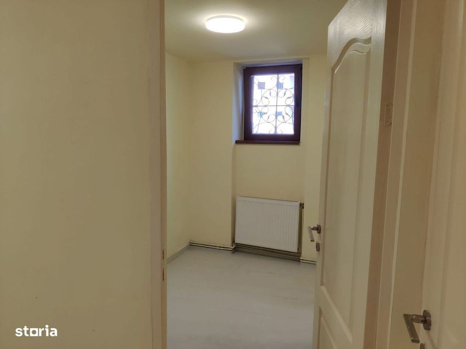 Apartament 2 camere la demisol 43 mp - Hasdeu / Central