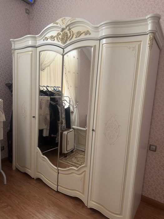 Спальный гарнитур качественный