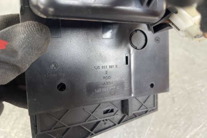 Scrumiera fata 1J0857961G / 1J0 857 961 G Volkswagen VW Golf a 4-a ge