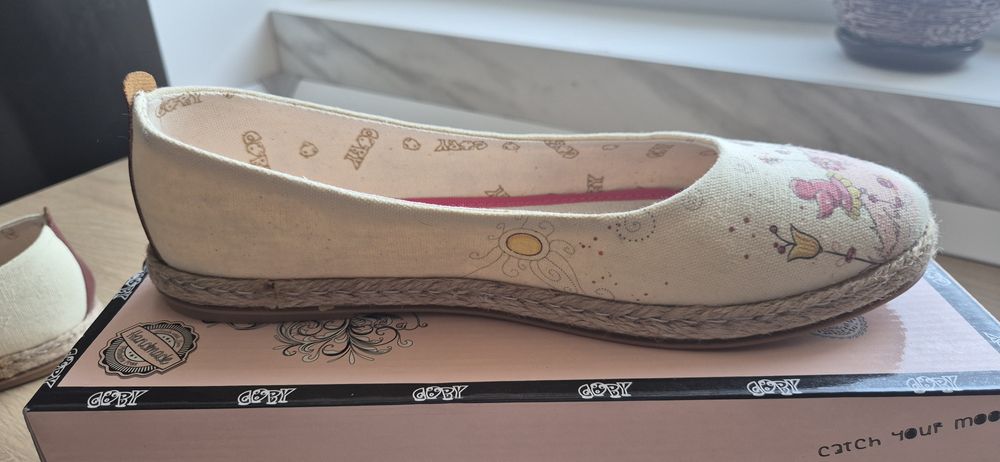 Дамски балеринки GOBY