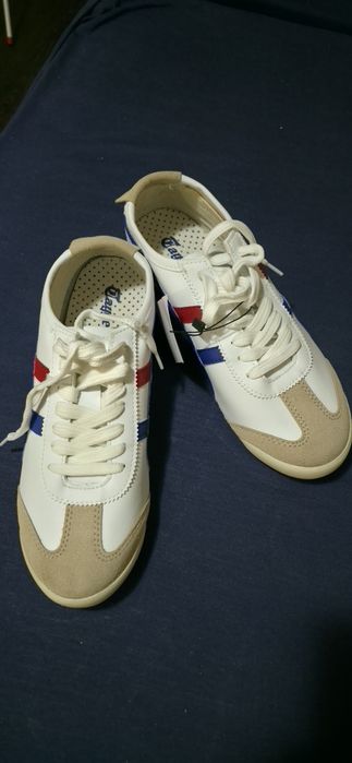 Маратонки Asicks