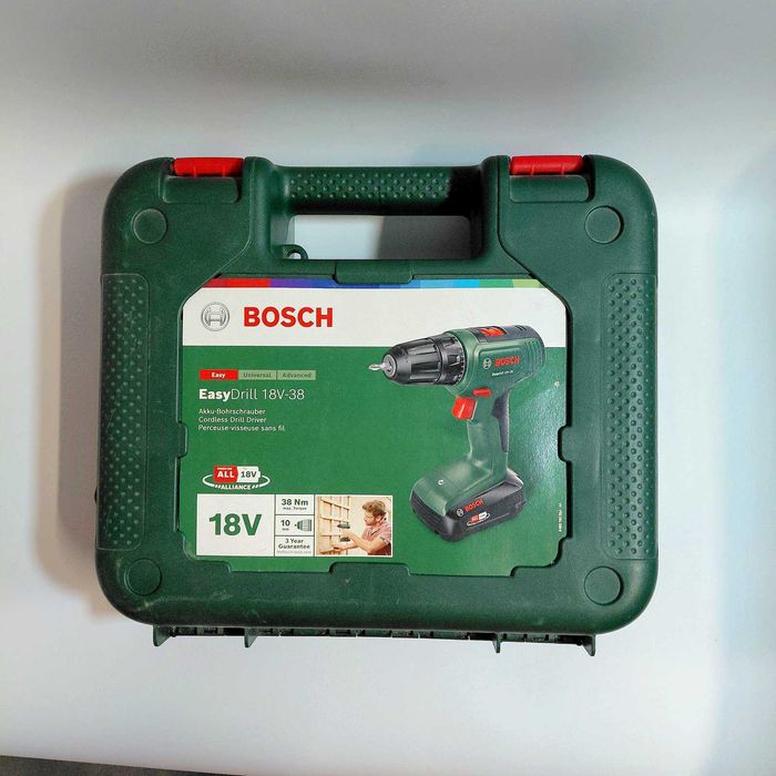 Акумулаторен винтоверт Bosch EasyDrill 18V-38 с батерия, зарядно и куфар
