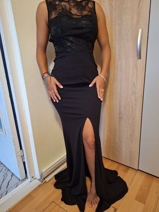 Vând rochii de seară