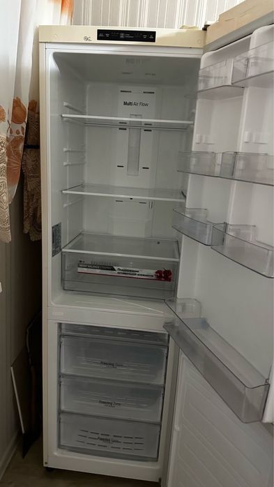 Холодильник сатылады