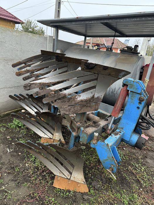 Vand plug 3 brazde reversibil PIVOT PLOW CA NOU