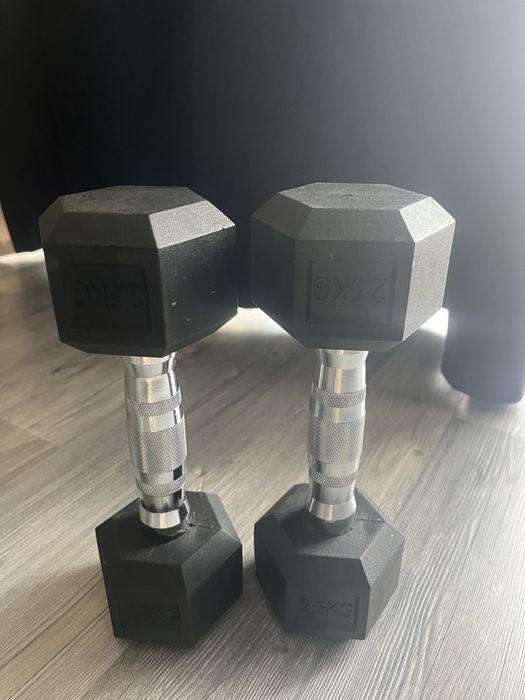 Срочно продам гантели 5 кг