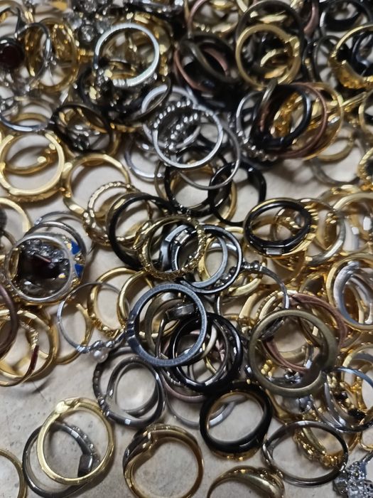 Vand un lot de inele