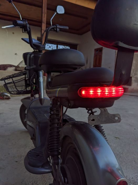 Skuter Elektron Geliviy Akkumulyator