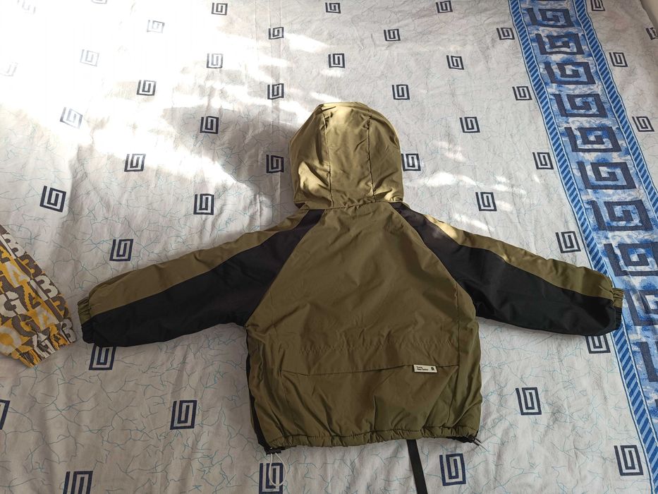 Продам курточку на мальчика