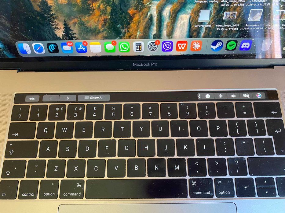 MacBook Pro 15" (A1707) – Изключително запазен + Пълен комплект