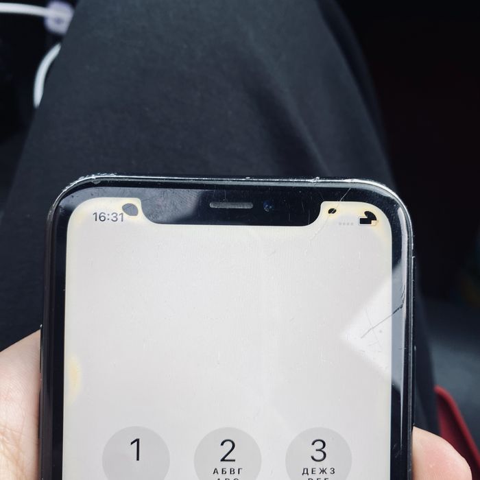 iPhone XR 128GB.