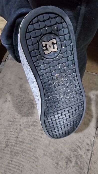 DC Shoe Co. Rob Dyrdek Номер 43ти бяло Кецове