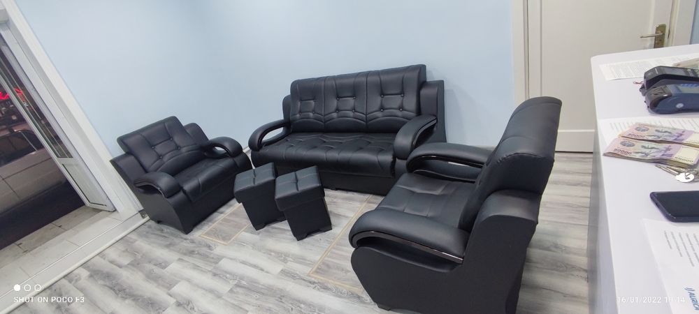 Диван и кресло+2пуфик 40х40 кожа заменитель прочная мебель