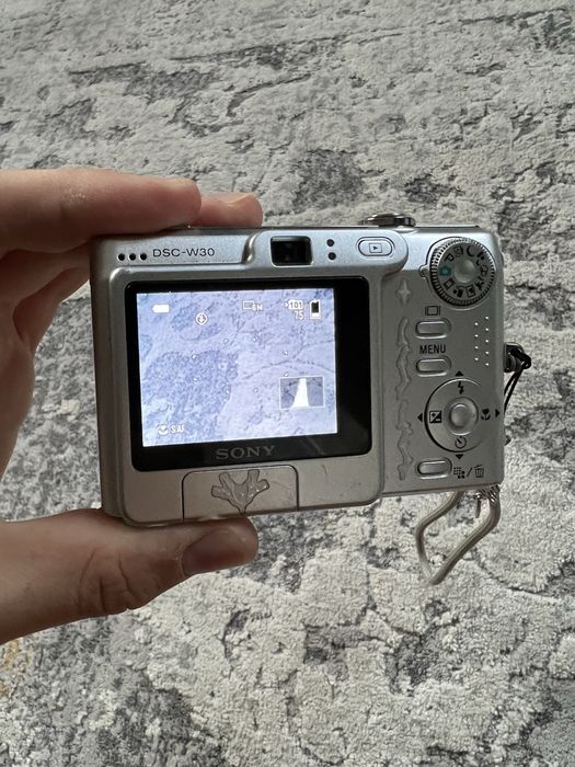 Фотоаппарат Sony Cybershot W30