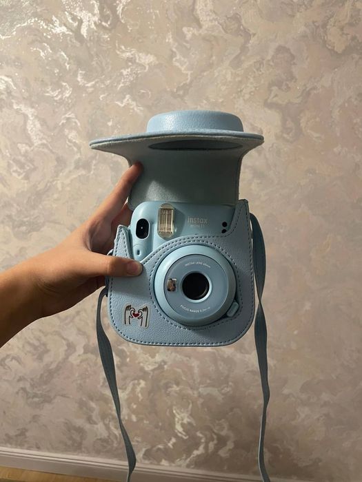 Instax фотоаппарат с чехлом