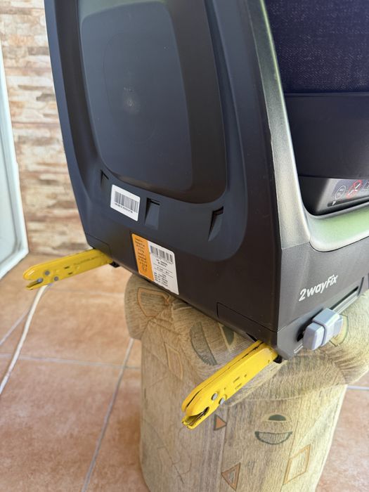 Scaun auto Maxi-Cosi cu bază Isofix – stare foarte bună