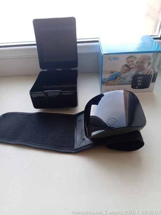 Продам цифровой тонометр на запястье.