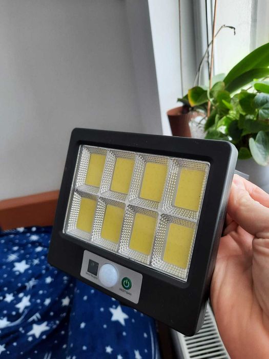 Lampa solara led cu telecomanda incarcare solara plus incarcare priza