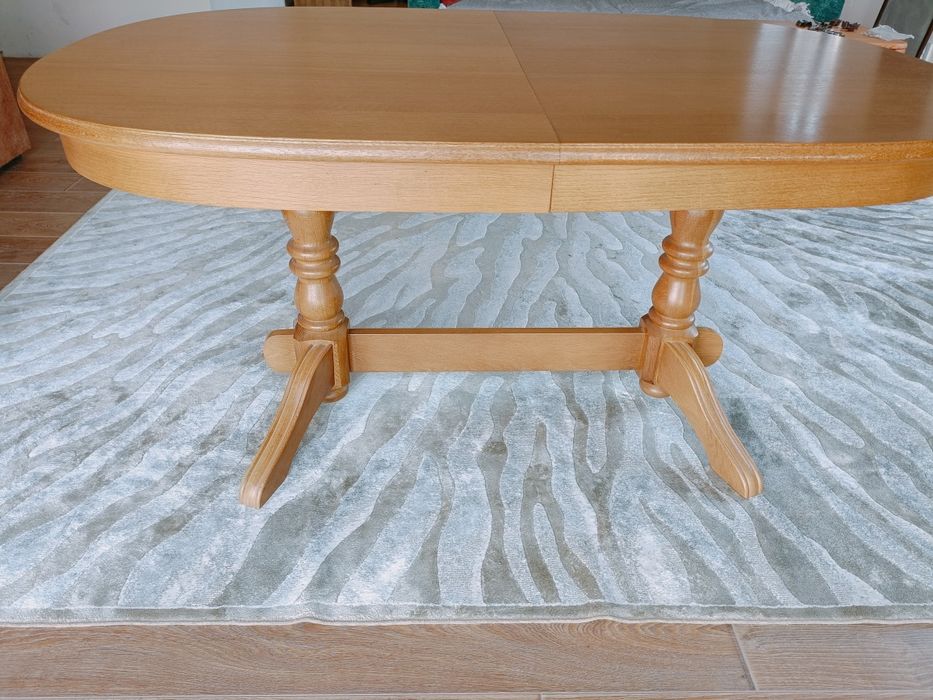 Продам стол деревянный