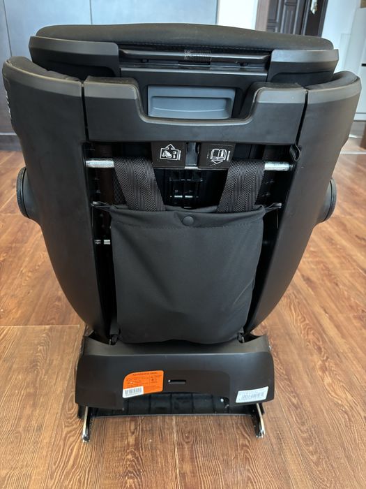Детско столче за кола Britax romer Advansafix i size