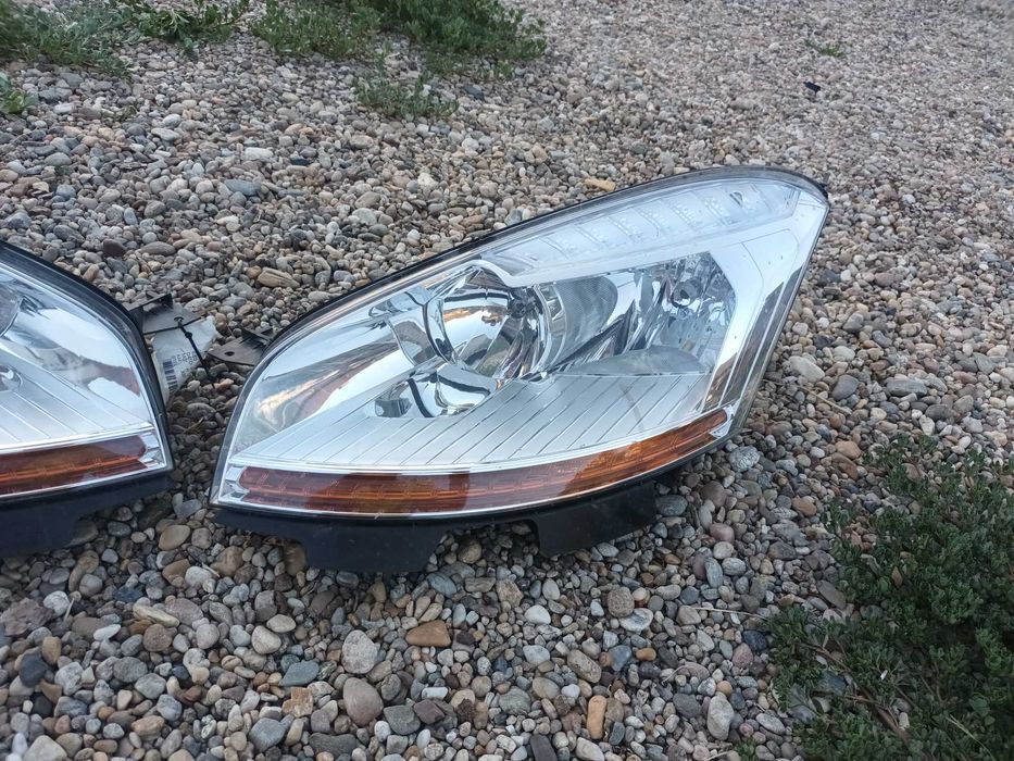ляв и десен фар за ситроен ц4 пикасо CITROEN C4 PICASSO