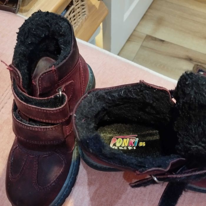 Продавам детски ботушки номер 28