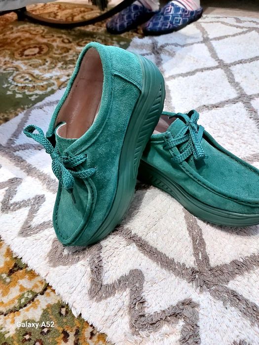 Продавам нови обувки от набук