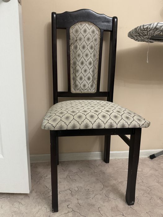 Деревянные стулья 9 штук