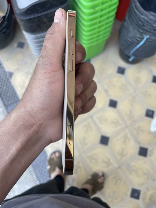 iphone 12 pro naxtga beriladi aybi yuq tinniq telefon