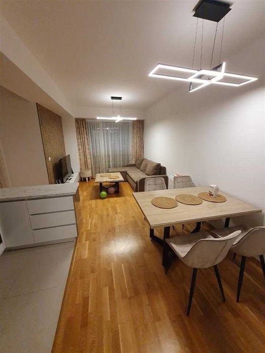 Дава се под наем Двустаен апартамент в Бургас, Славейков - 54 кв.м за 229.5 € - Снимка #1