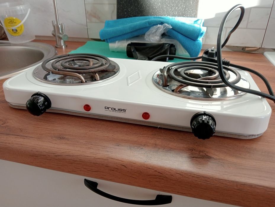 Продам электроплиту в хорошем состоянии,все работает