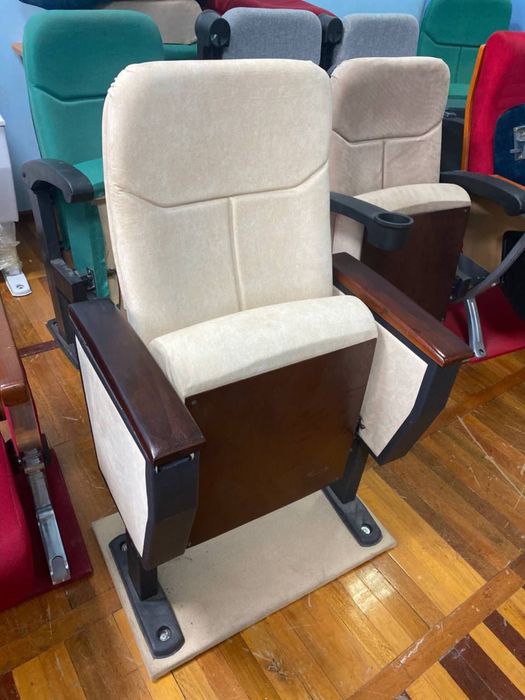 театральные кресла. керсла в конференц зал. Кресла в аудиторную.