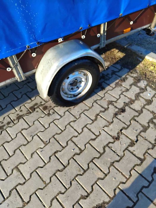 Remorcă 750kg adusa pe roti