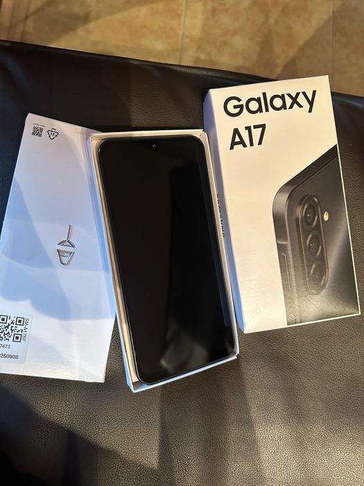 Samsung Galaxy A17 128 GB и слушалки - чисто нов, в опаковка, с гаранция