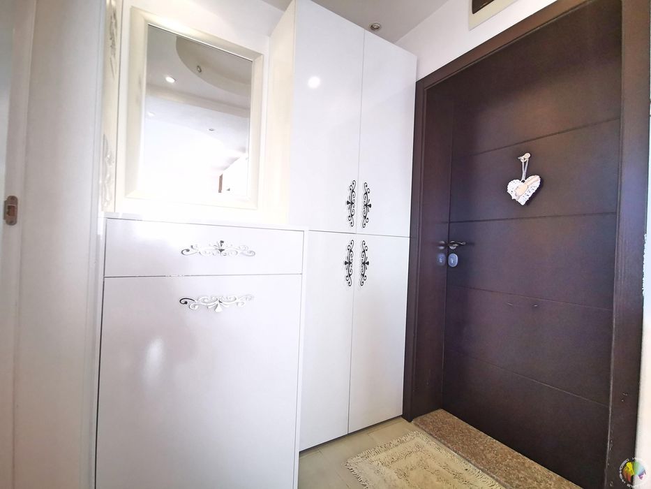 Дава се под наем Двустаен апартамент в Бургас, Център - 60 кв.м за 663 € - Снимка #9