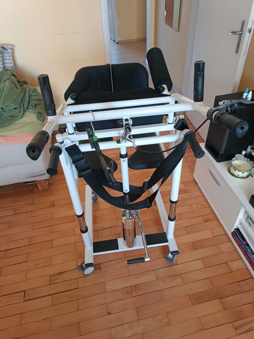 Стол за повдигане с хидравлика и преместване на инвалиди