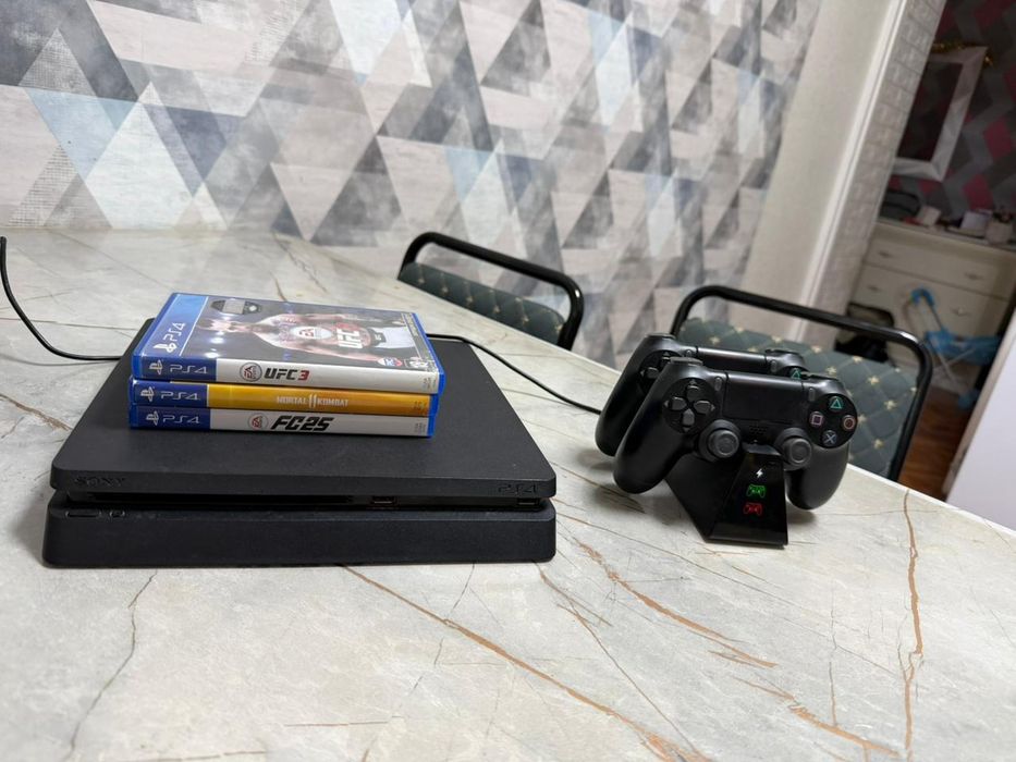 Sony PlayStation 4 Slim 1Tb