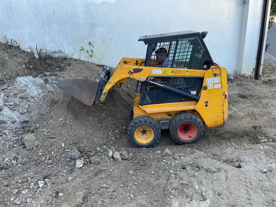 Изкопи с Мини Багер , Бобкат Самосвал