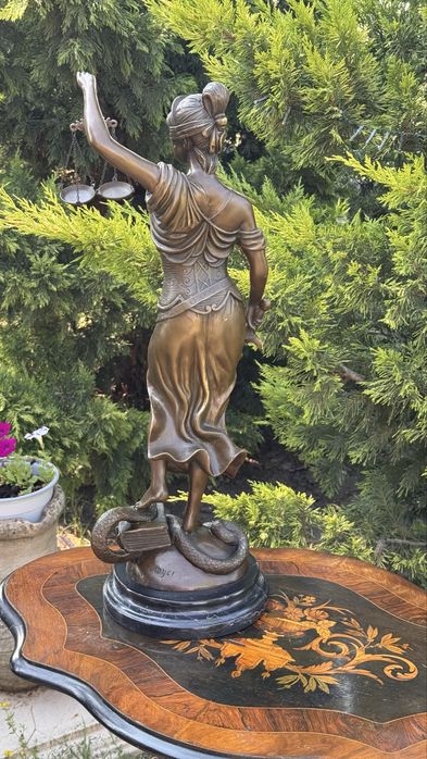 Statueta justitia - bronz masiv, semnata, de dimensiuni mari