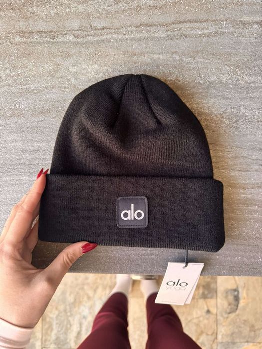 Зимна Шапка - Alo yoga