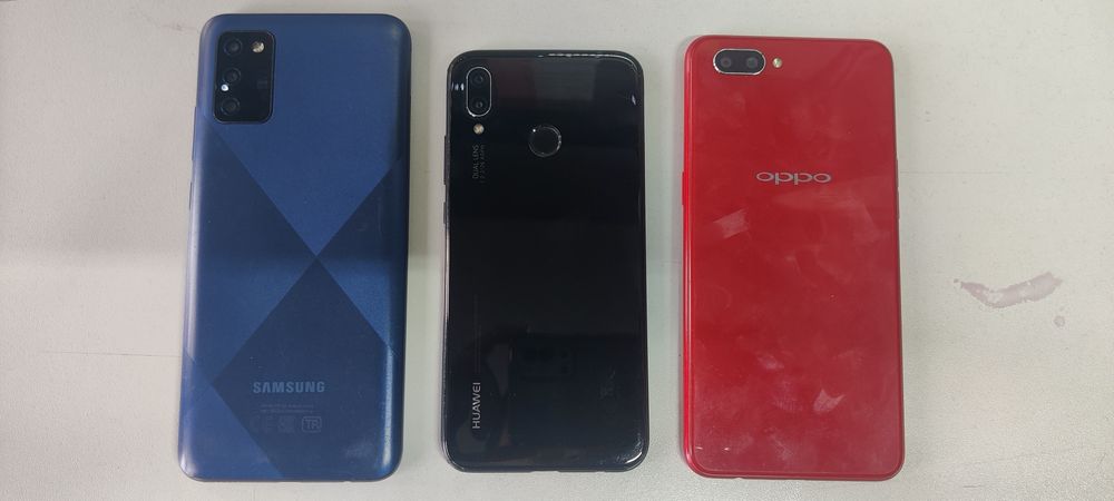 Продам телефоны по 13 тысяч.